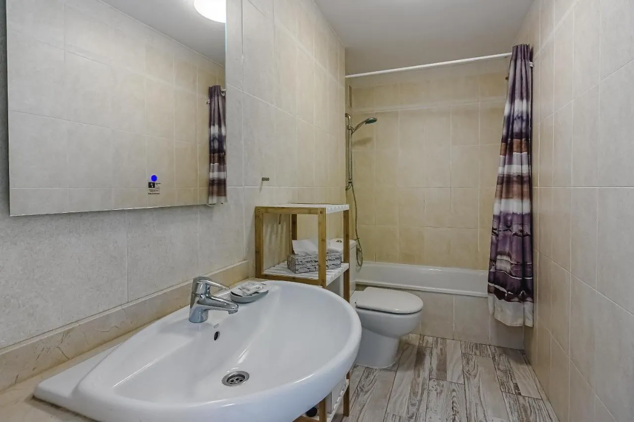 אדחה Cozy Apartment In El Duque By Altamarhomes ספרד