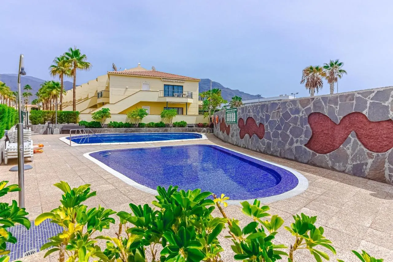 אדחה Cozy Apartment In El Duque By Altamarhomes