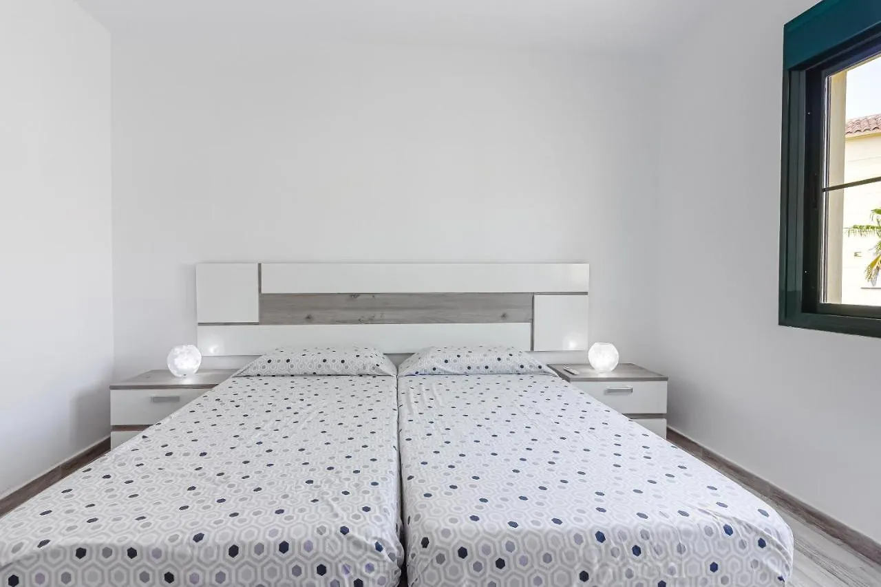 אדחה Cozy Apartment In El Duque By Altamarhomes