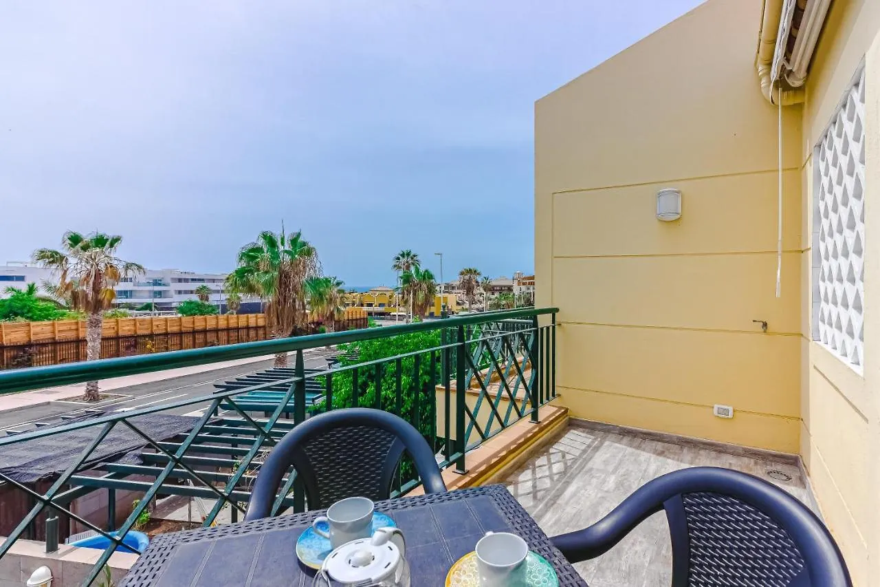 אדחה Cozy Apartment In El Duque By Altamarhomes